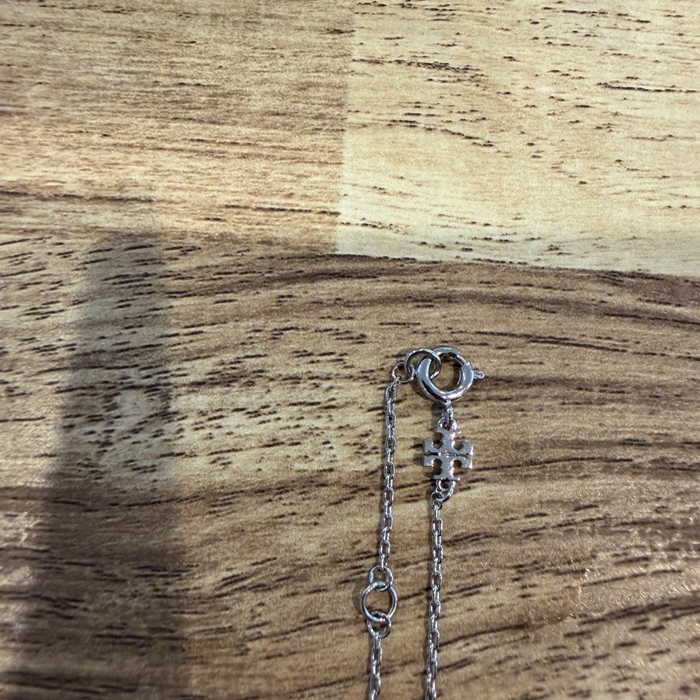 Tory Burch Textured Rope Pearl Pendant in Silver - Picture 4 of 10